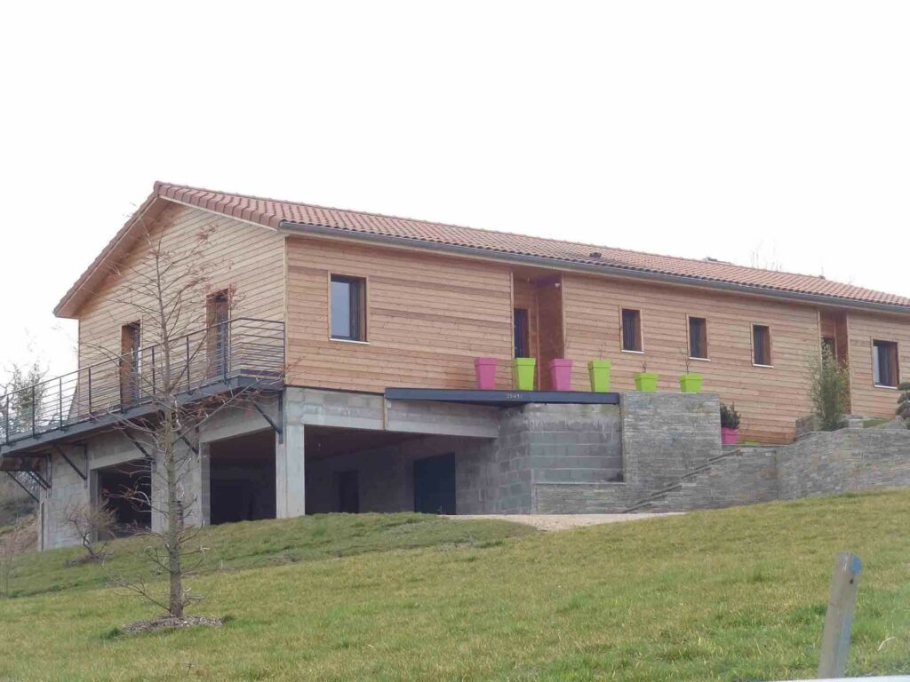 Maison individuelle avec ossature en bois, à Les Noës.