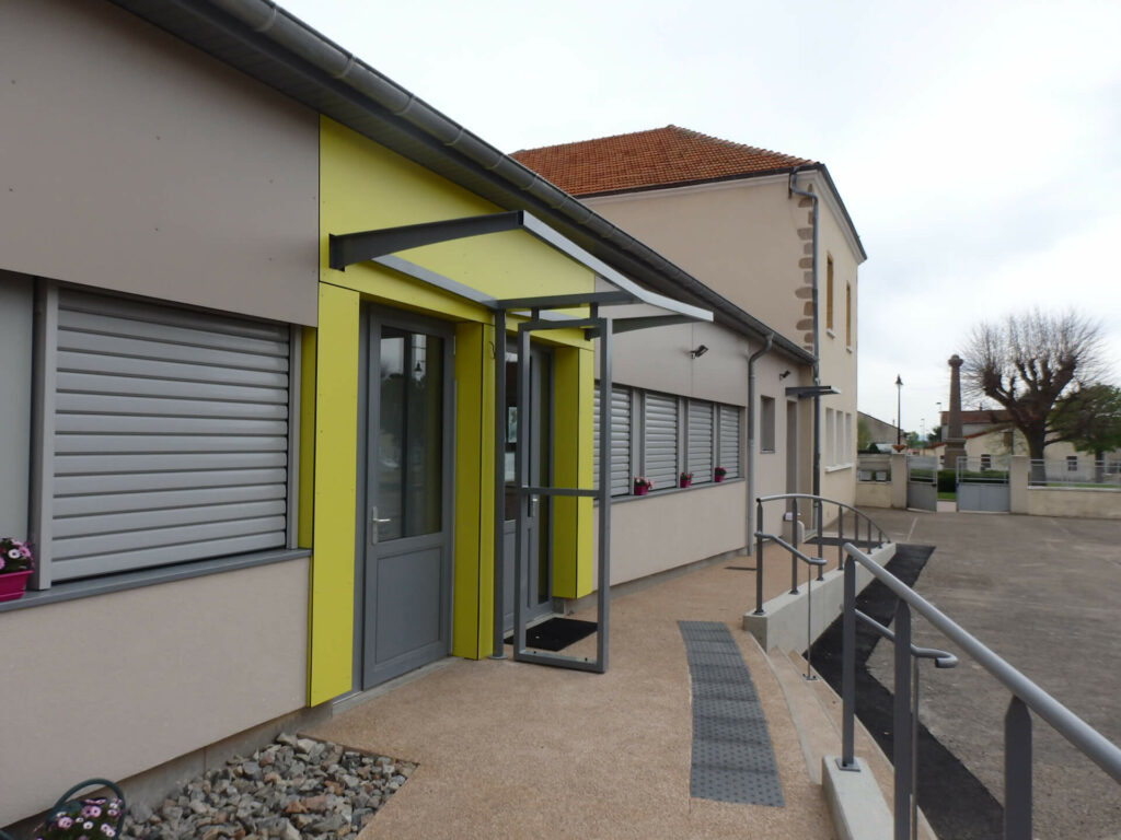 Extension et réhabilitation de l'école primaire de Saint-Forgeux-Lespinasse.